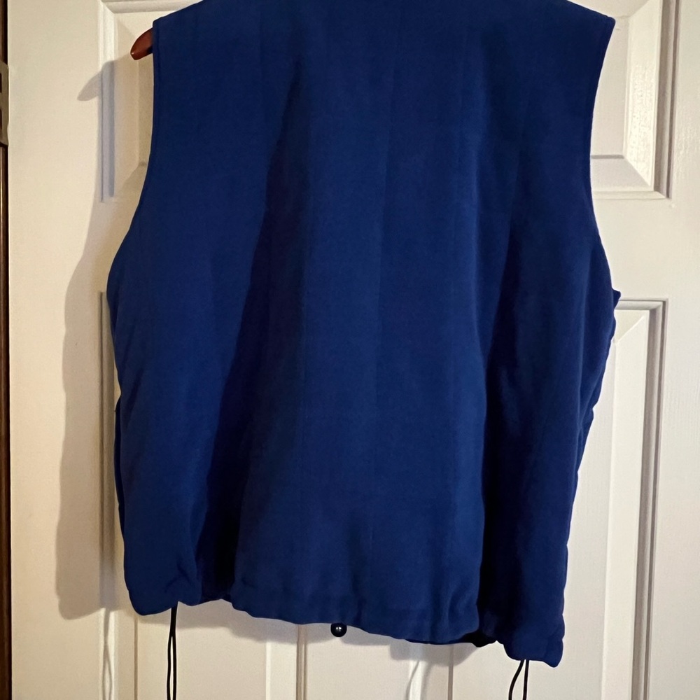 Quilted Women’s Royal Blue  Vest-Inside Pockets. NWOT.Never worn. Size Large - Picture 5 of 8